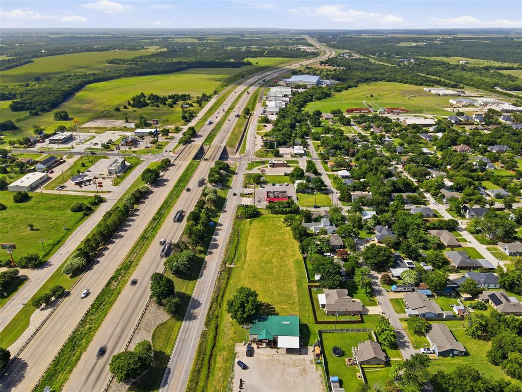 S Interstate 45 Property Photo 27