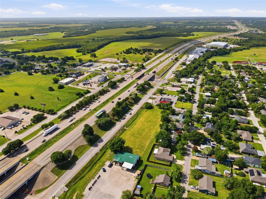 S Interstate 45 Property Photo 28