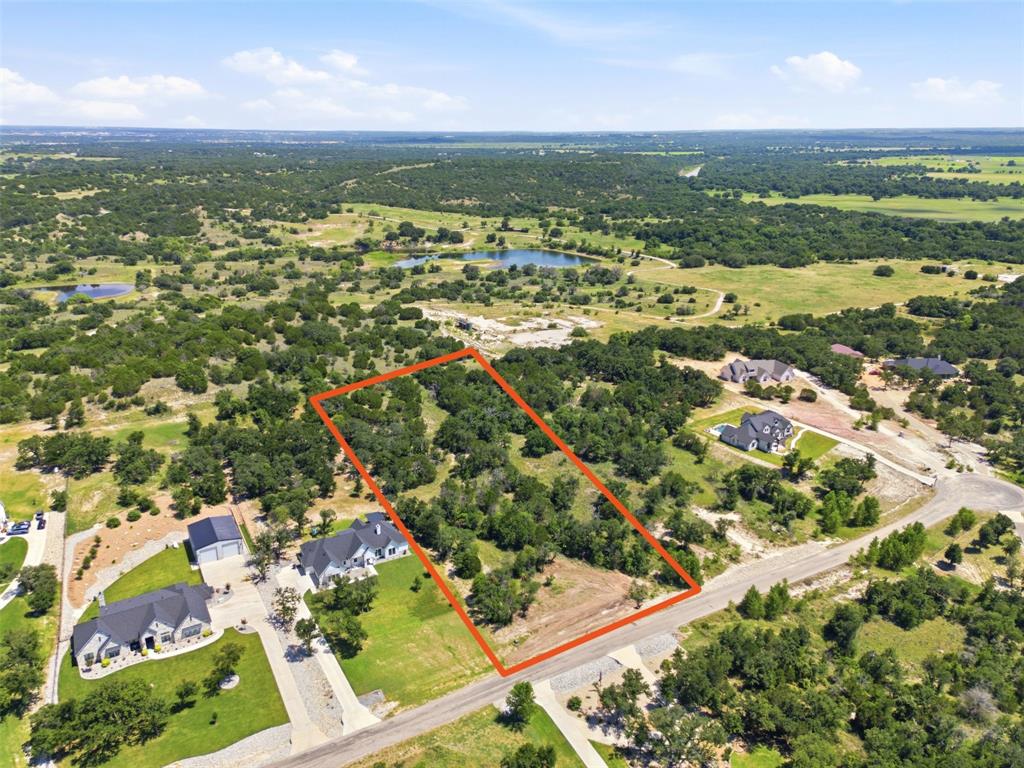 4017 Fall Creek Drive Property Photo 4