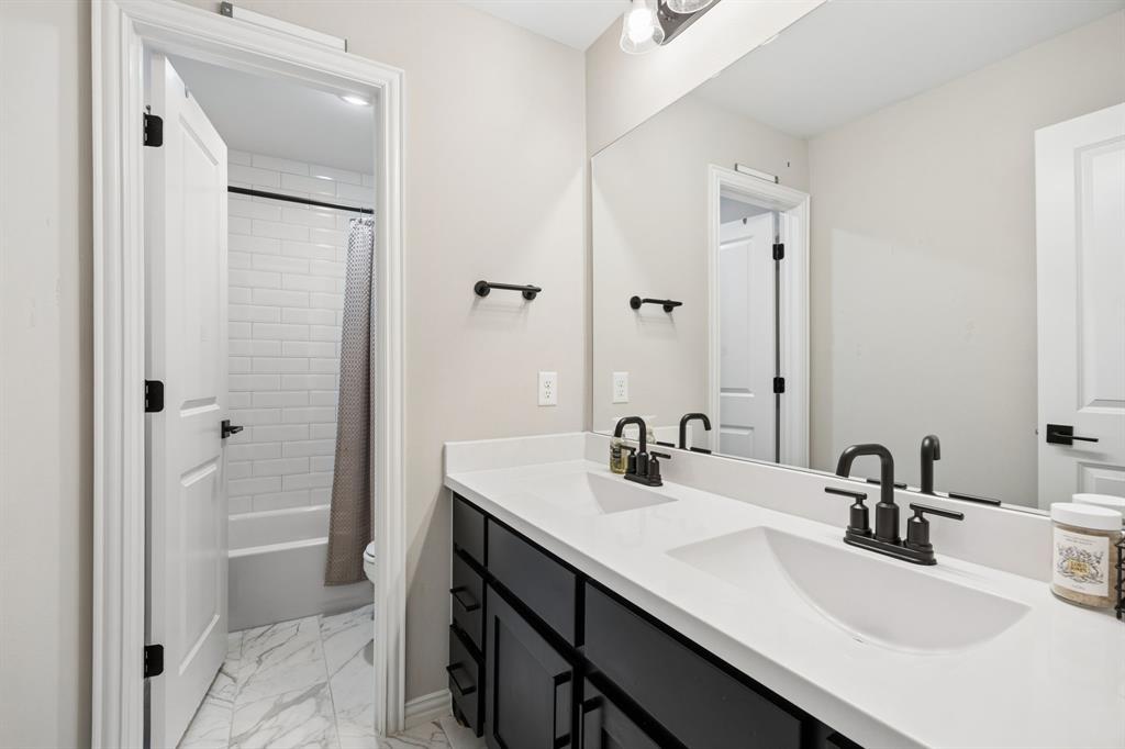 2712 Whirlaway Court Property Photo 30