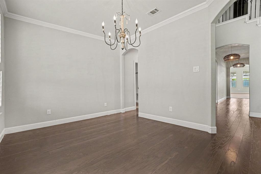 4310 Garden Path Lane Property Photo 6