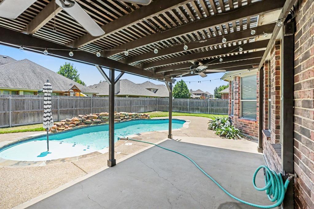 4310 Garden Path Lane Property Photo 24