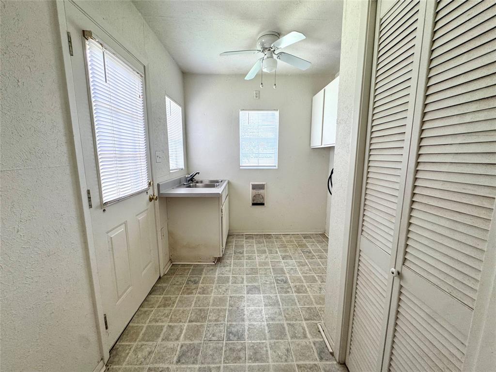 4860 Heritage Parkway Property Photo 11