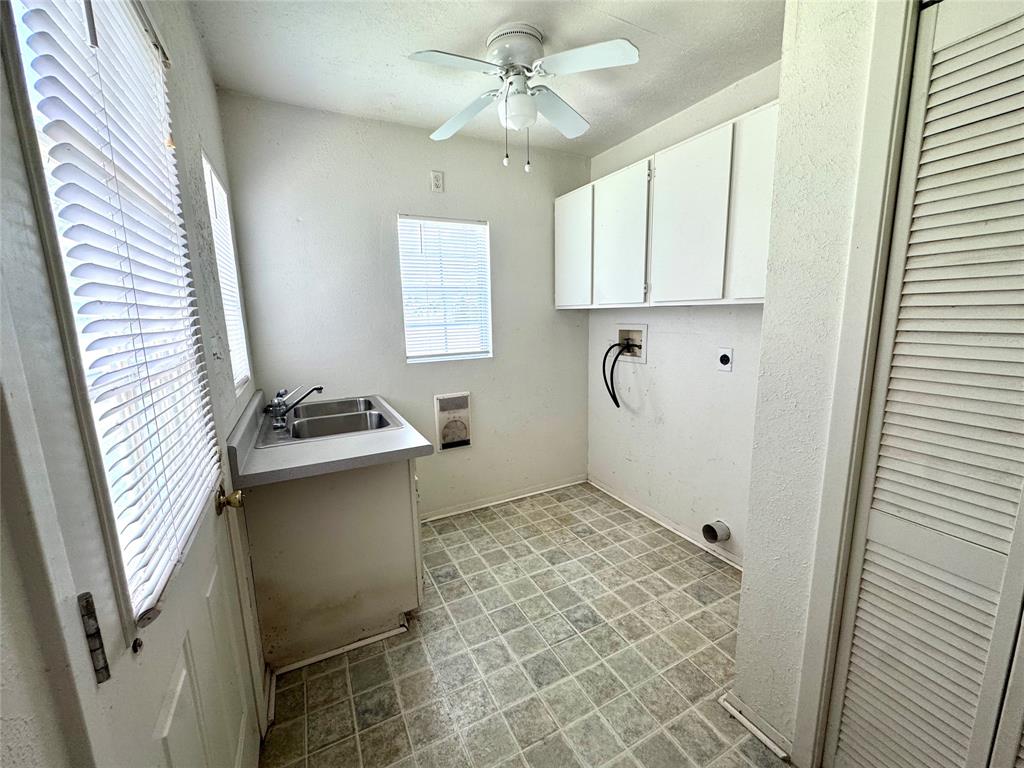 4860 Heritage Parkway Property Photo 12