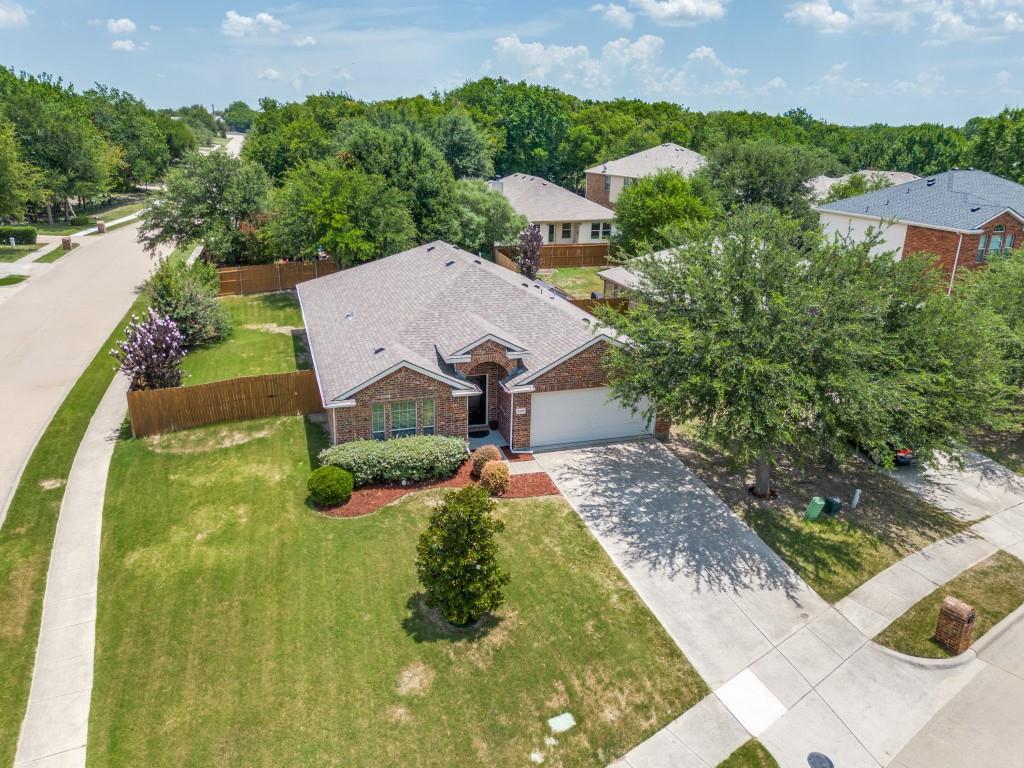 2216 Julian Drive Property Photo 1