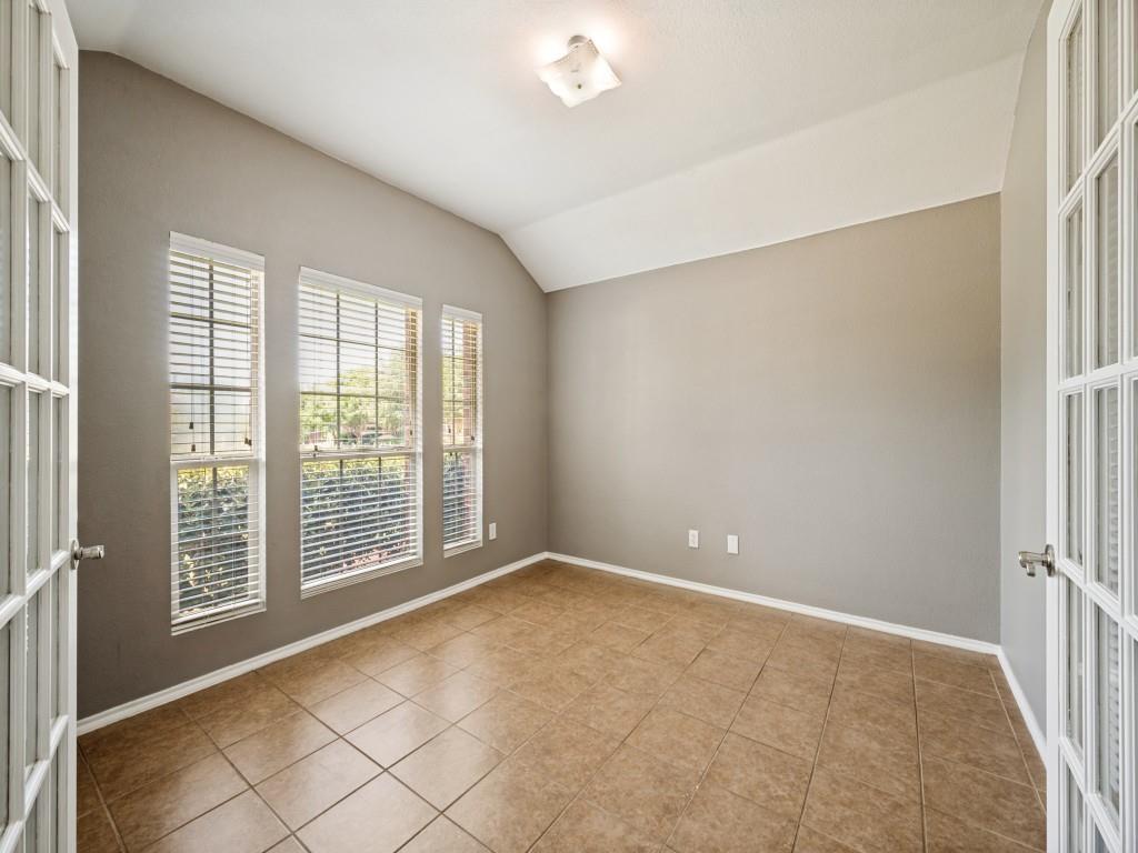 2216 Julian Drive Property Photo 7