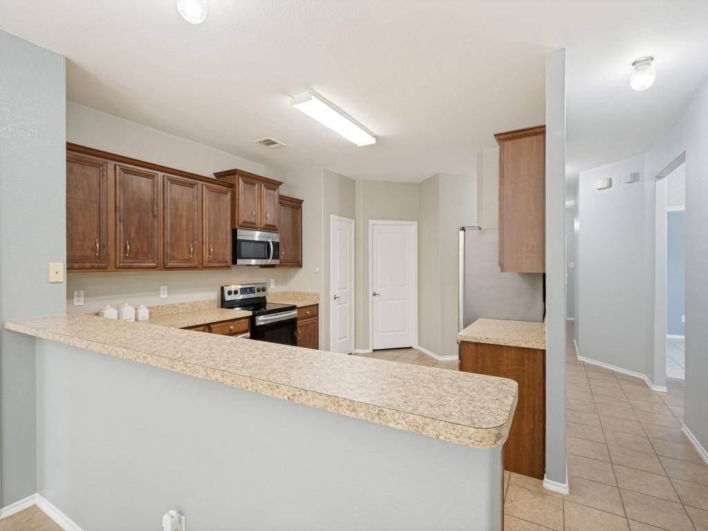 2216 Julian Drive Property Photo 14