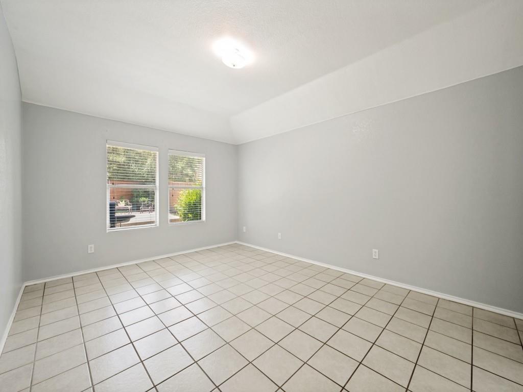 2216 Julian Drive Property Photo 16
