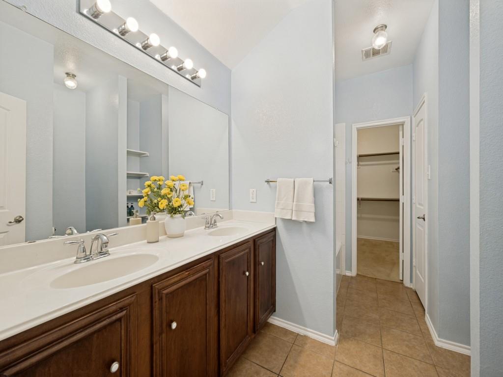 2216 Julian Drive Property Photo 17