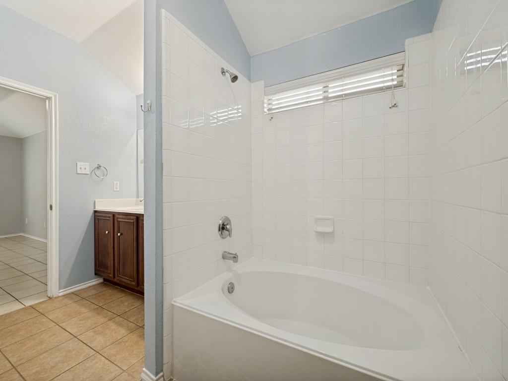2216 Julian Drive Property Photo 18