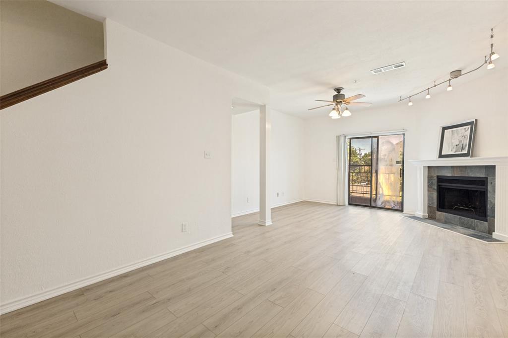 6006 Auburndale Avenue D Property Photo 4