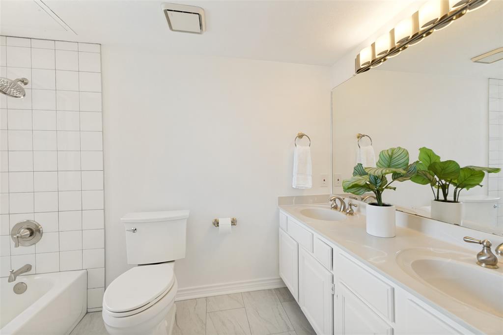 6006 Auburndale Avenue D Property Photo 13