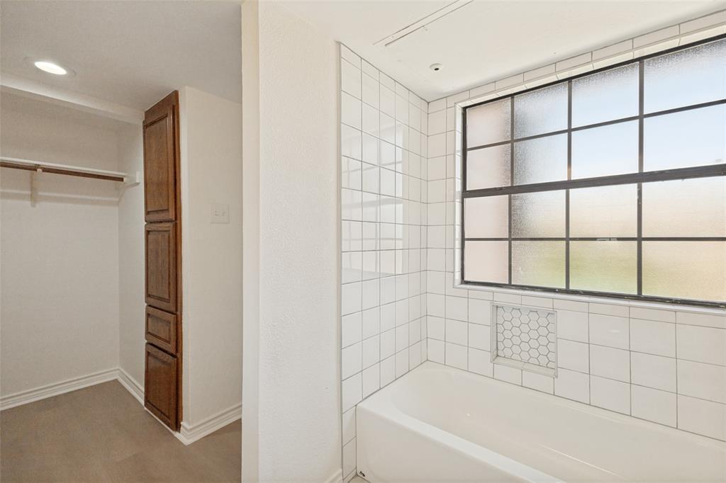 6006 Auburndale Avenue D Property Photo 19