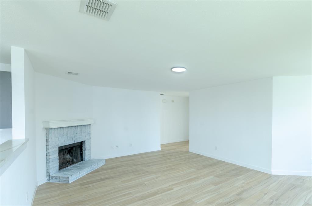 2621 Shorecrest Drive Property Photo 6