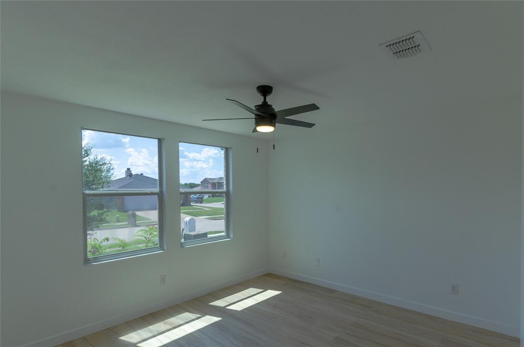 2621 Shorecrest Drive Property Photo 9