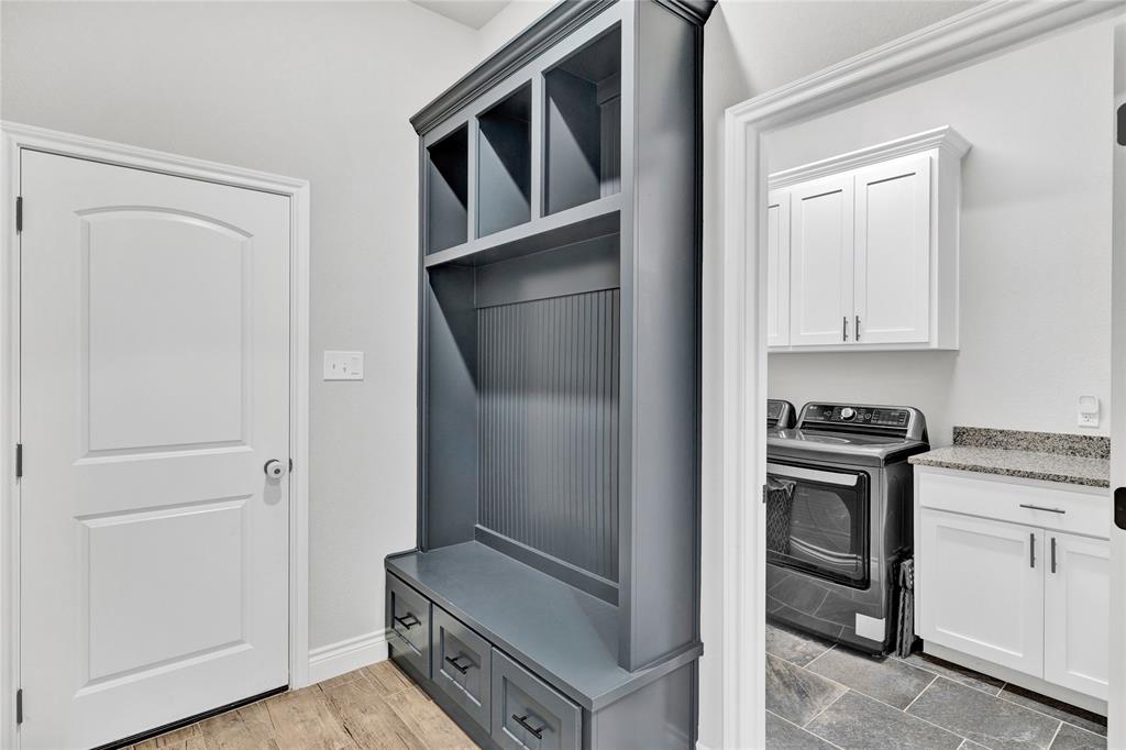 1040 Cloudy Court Property Photo 11