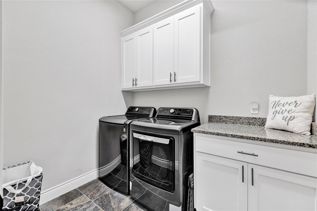 1040 Cloudy Court Property Photo 12