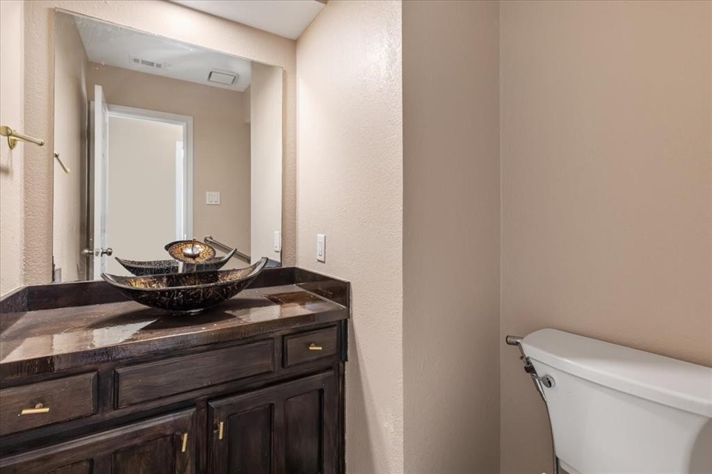 3917 Flintridge Drive Property Photo 9