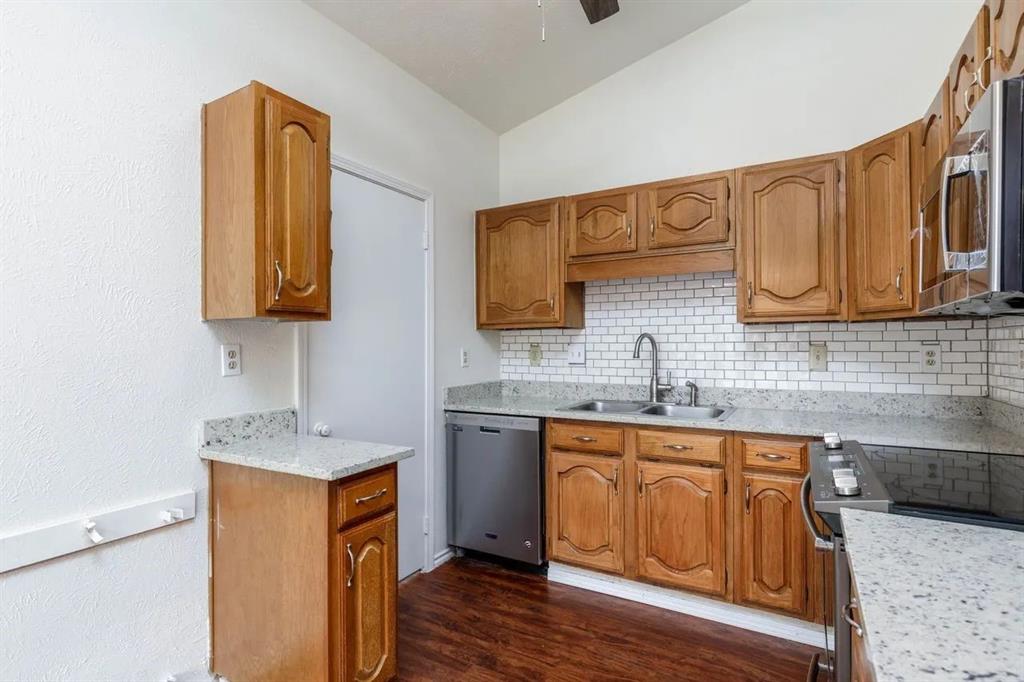 33 Crockett Court Property Photo 6