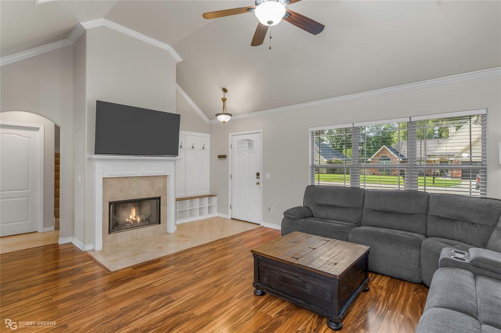 103 Bent Tree Loop Property Photo 6