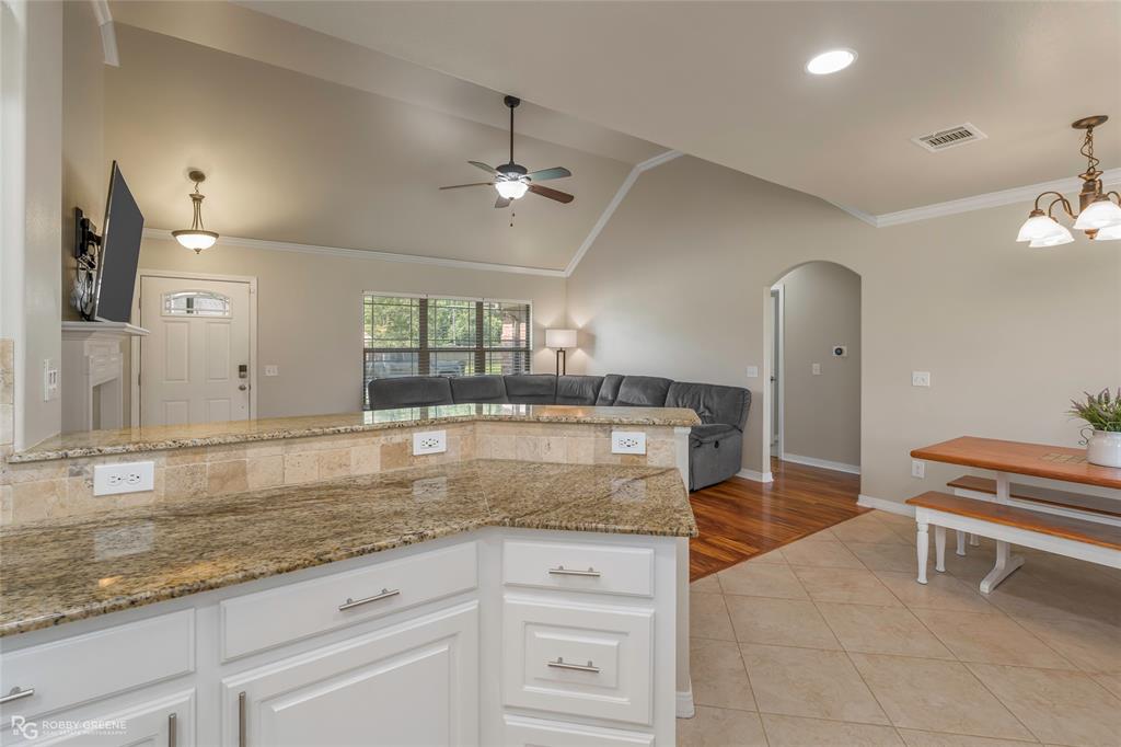 103 Bent Tree Loop Property Photo 14