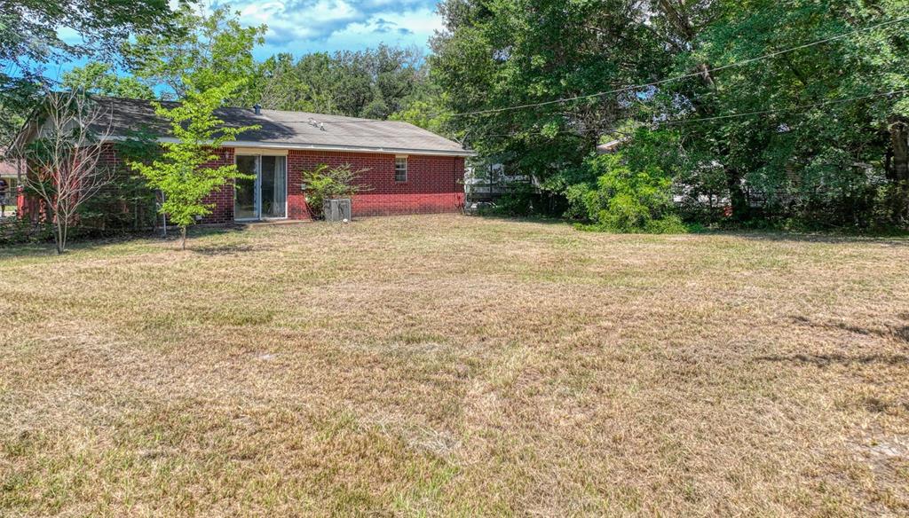 808 N Wright Avenue Property Photo 3