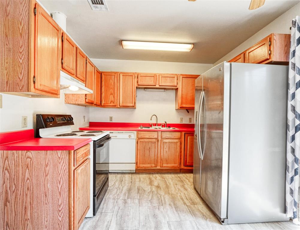 808 N Wright Avenue Property Photo 10