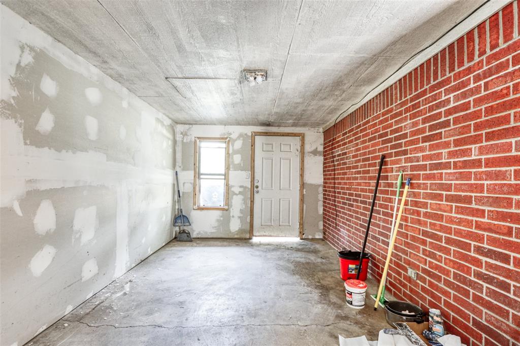 808 N Wright Avenue Property Photo 12