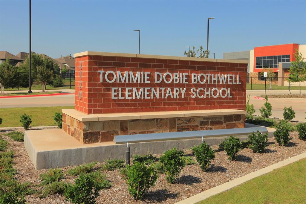 2812 Suffolk Court Property Photo 19