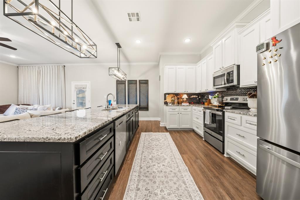 386 Cavitt Court Property Photo 11