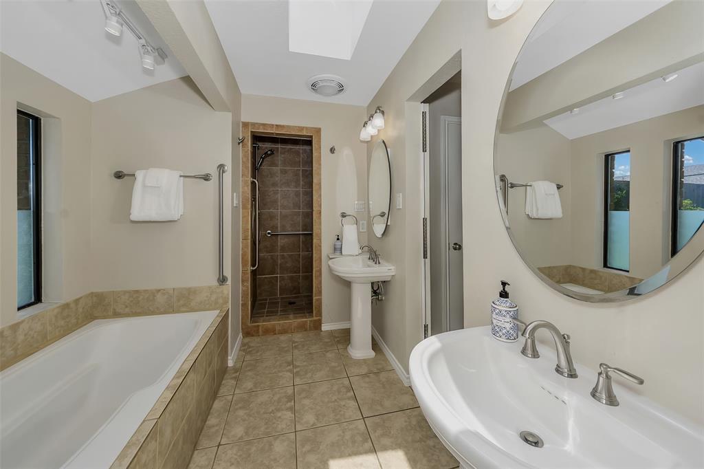 4020 Flintridge Drive Property Photo 20