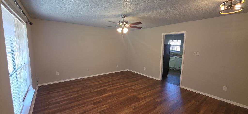 233 Vista Way 235 Property Photo 6