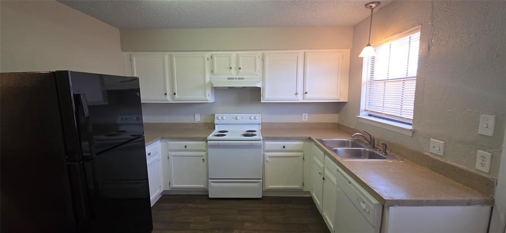233 Vista Way 235 Property Photo 10