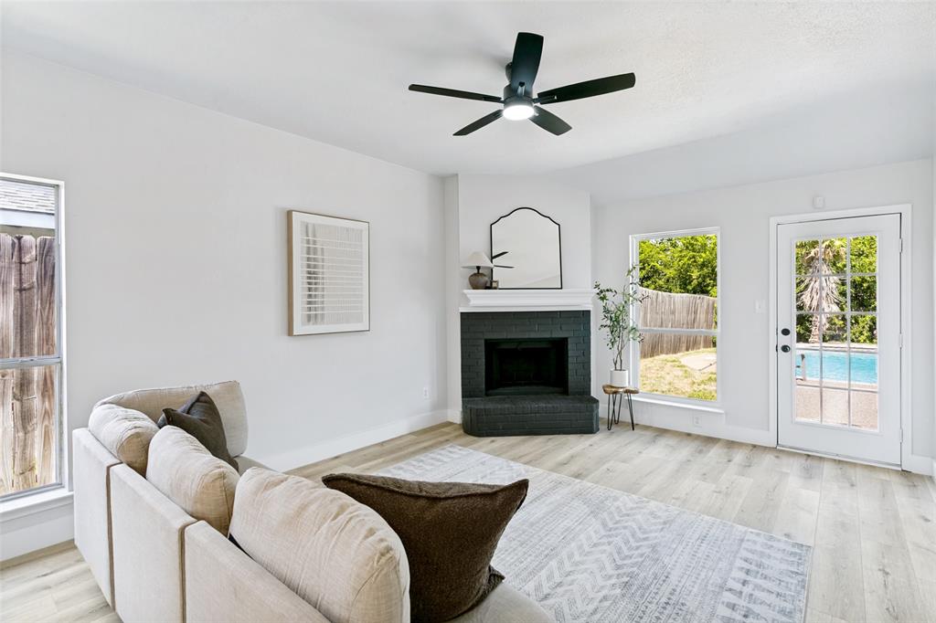 7113 Avington Way Property Photo 6