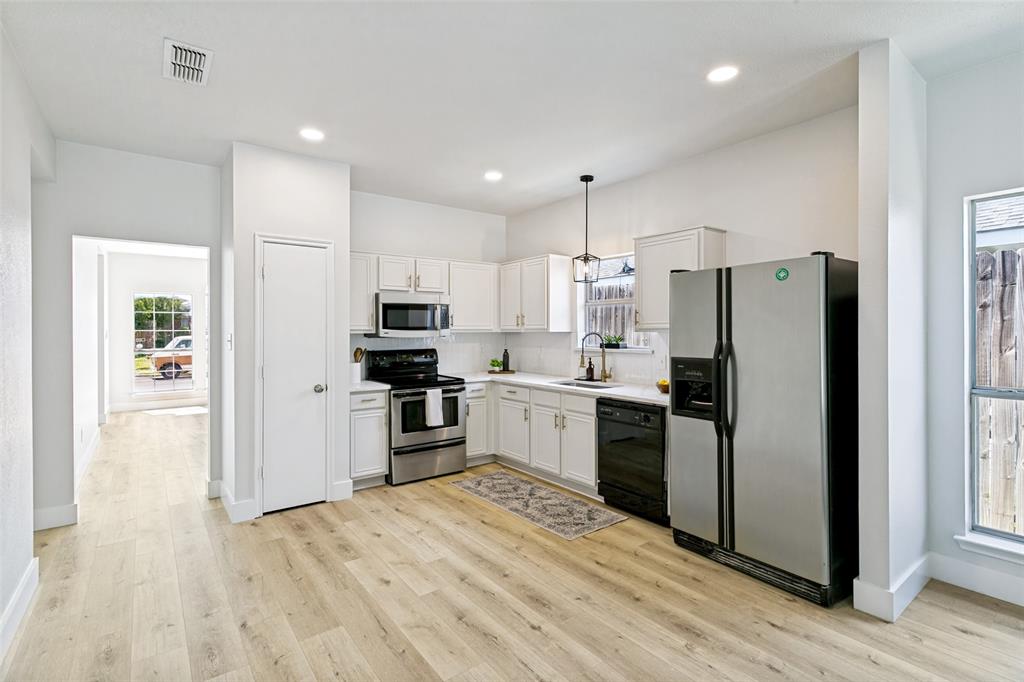 7113 Avington Way Property Photo 10