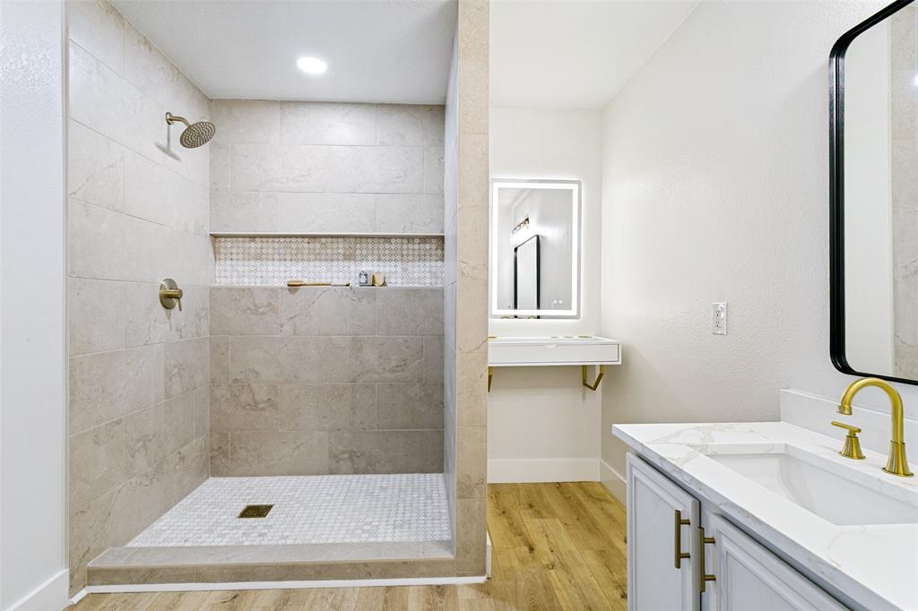 7113 Avington Way Property Photo 16