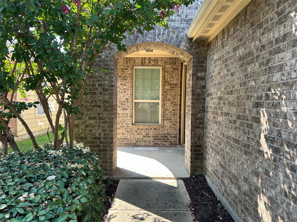 12045 Walden Wood Drive Property Photo 4
