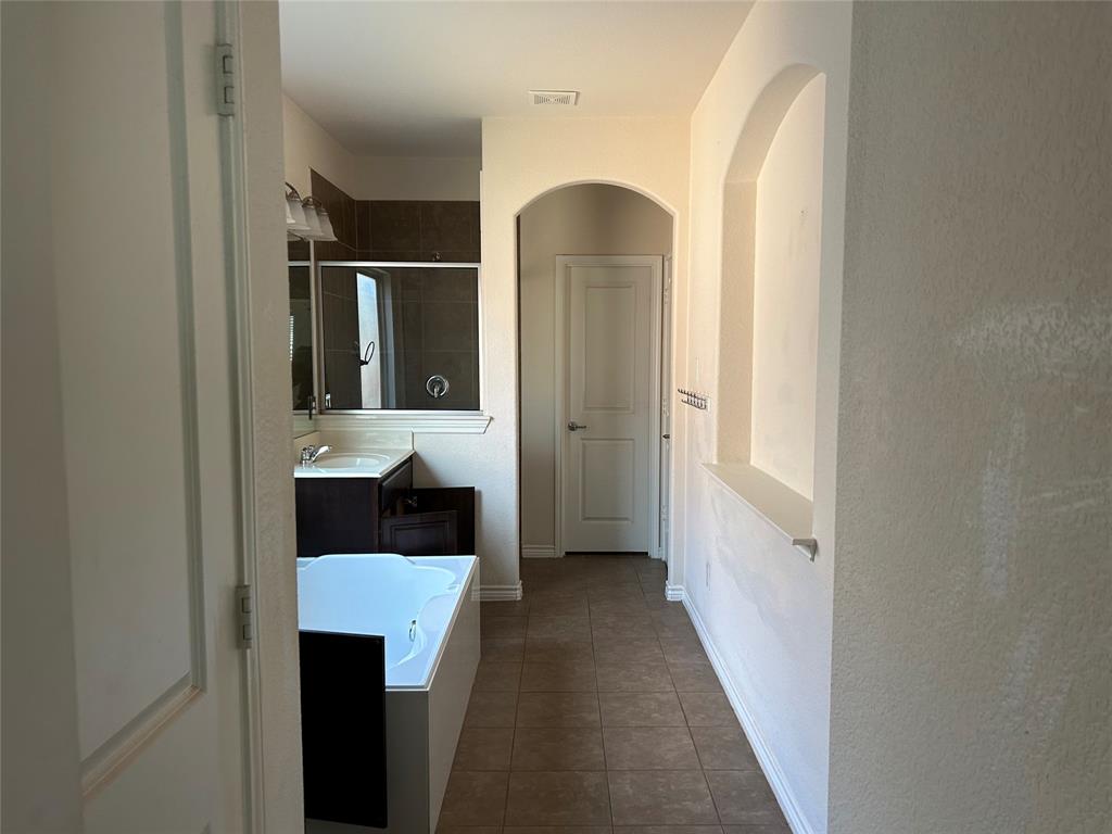 12045 Walden Wood Drive Property Photo 18