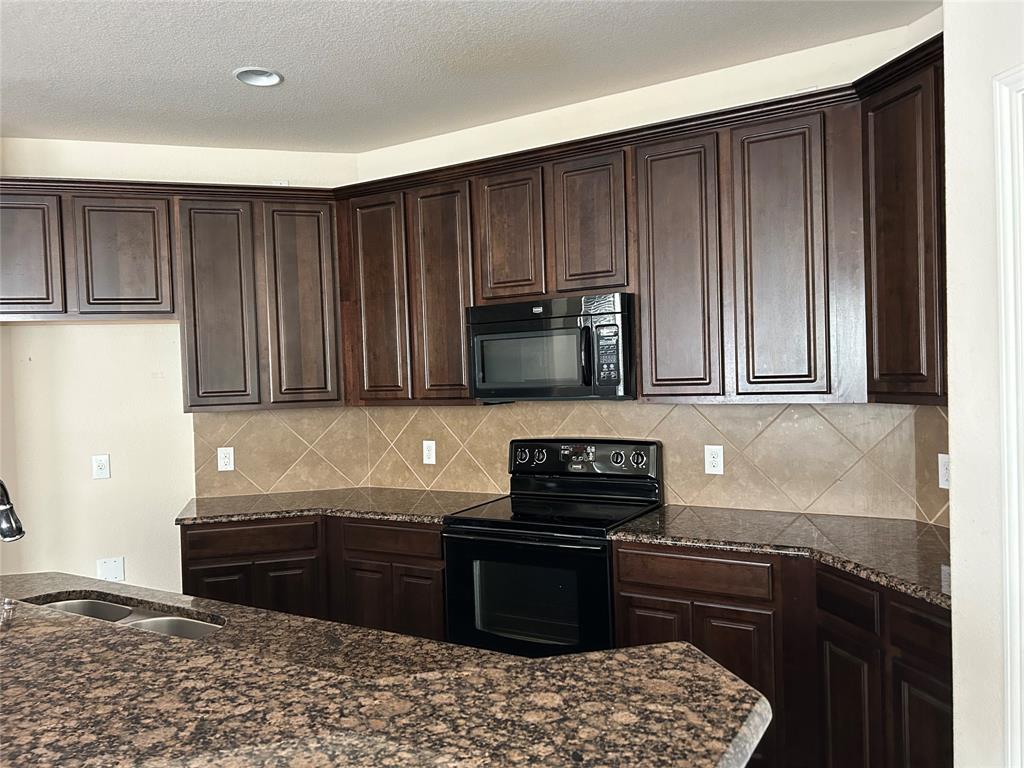 12045 Walden Wood Drive Property Photo 29