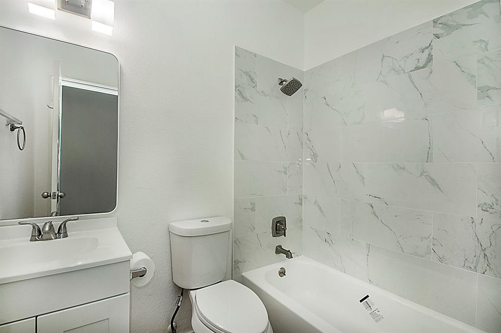 2452 Brycewood Lane Property Photo 6