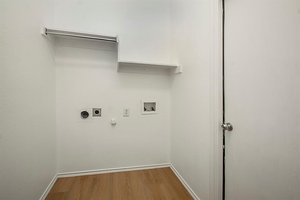 2452 Brycewood Lane Property Photo 23