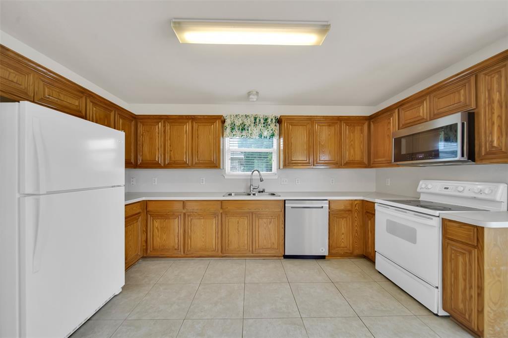 4221 Fiste Property Photo 14