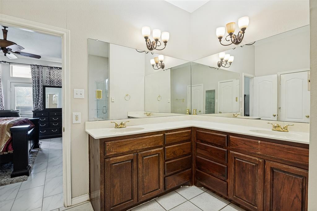 2828 S Lakeview Drive Property Photo 12