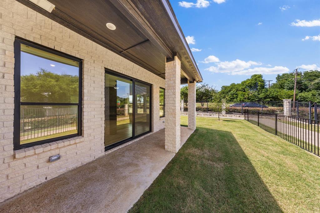 3700 Creek View Drive Property Photo 27