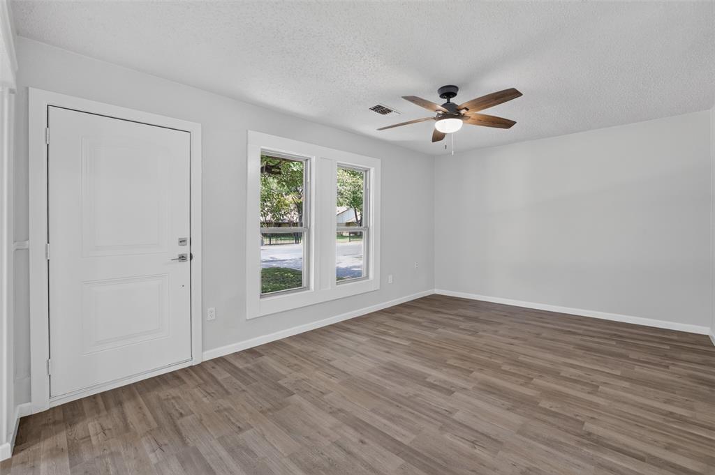 924 Nolte Drive Property Photo 3