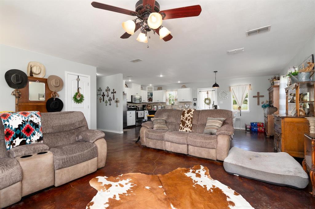 1002 County Road 209 Property Photo 8