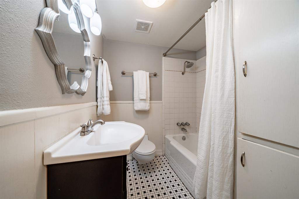 1825 Elmwood Drive Property Photo 24