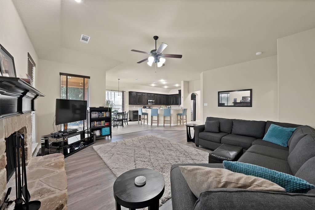 7256 Lake Country Drive Property Photo 3