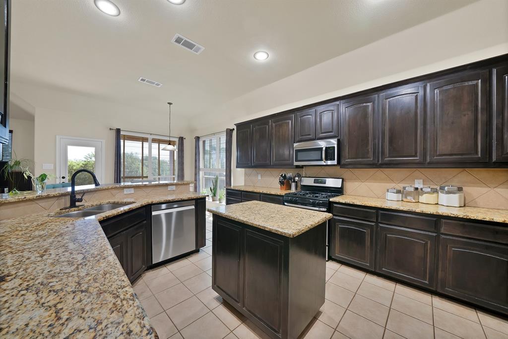 7256 Lake Country Drive Property Photo 4