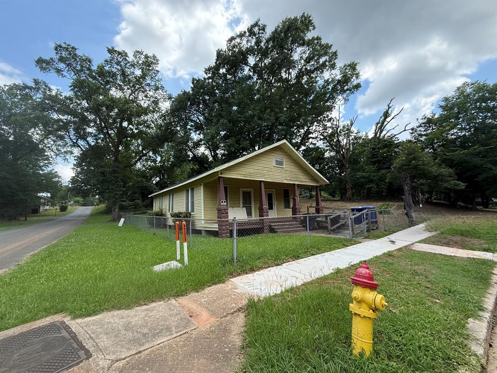 3001 Hardy Property Photo 3